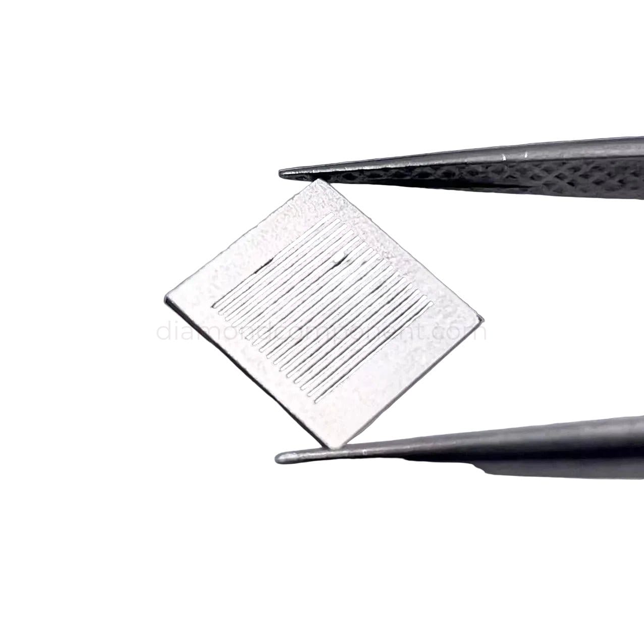 Single Crystal CVD Diamond Microchannel Heat Sink with Metallization